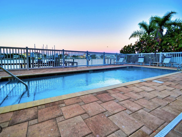 Clearwater Luxury Waterfront Vacation Condo Stunning!