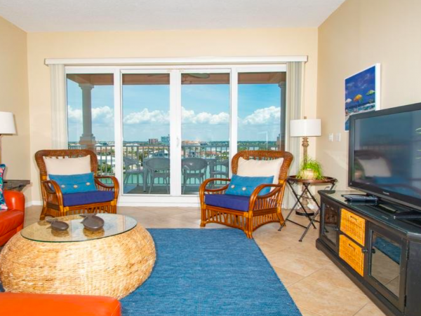 3 Bedroom Condo in Clearwater Beach with water views