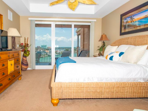 3 Bedroom Condo in Clearwater Beach with water views