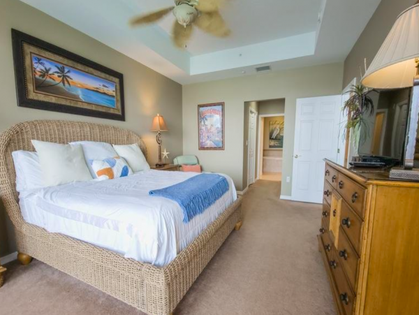 3 Bedroom Condo in Clearwater Beach with water views