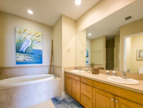 3 Bedroom Condo in Clearwater Beach with water views
