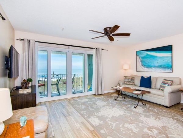 Indian Rocks Beachfront 2 Bed-2 Bath Condo with Ocean Views