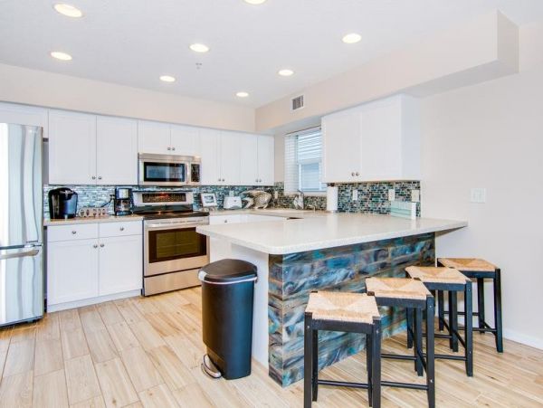 Indian Rocks Beachfront 2 Bed-2 Bath Condo with Ocean Views