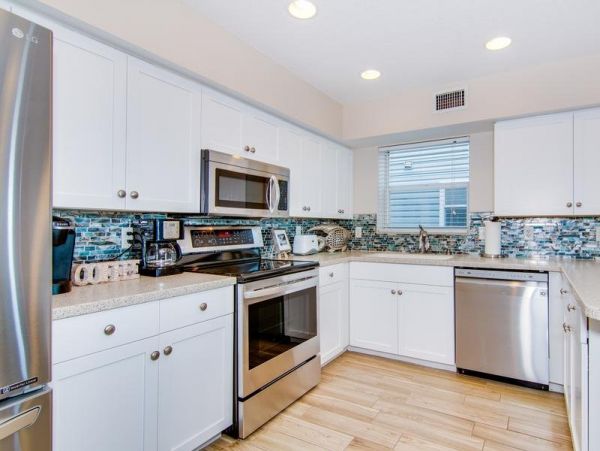 Indian Rocks Beachfront 2 Bed-2 Bath Condo with Ocean Views