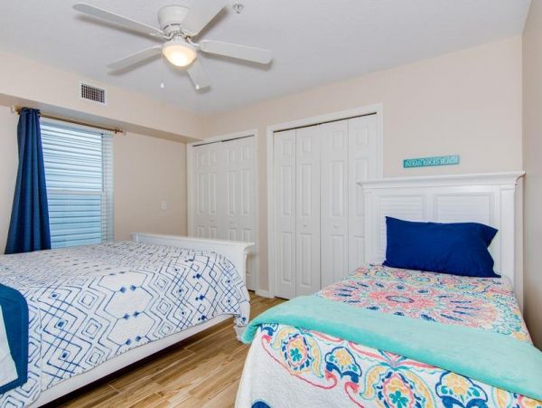 Indian Rocks Beachfront 2 Bed-2 Bath Condo with Ocean Views