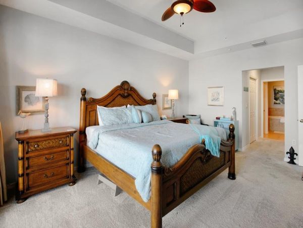 Clearwater Walk to Beach Three Bedroom Penthouse Stunning Water View