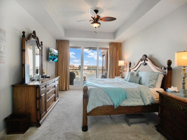 Clearwater Walk to Beach Three Bedroom Penthouse Stunning Water View