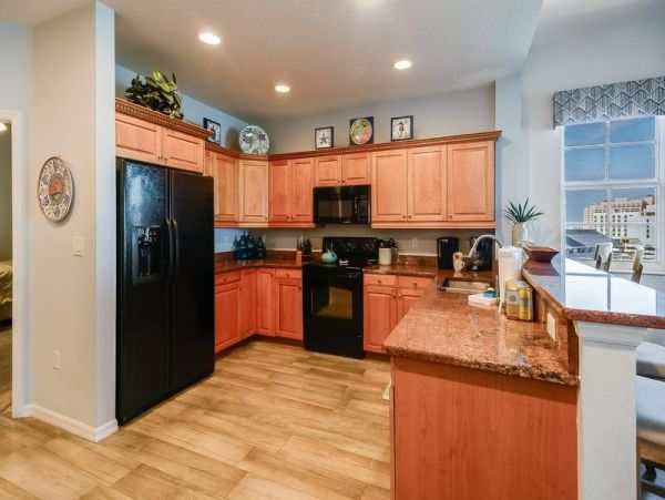 Clearwater Walk to Beach Three Bedroom Penthouse Stunning Water View