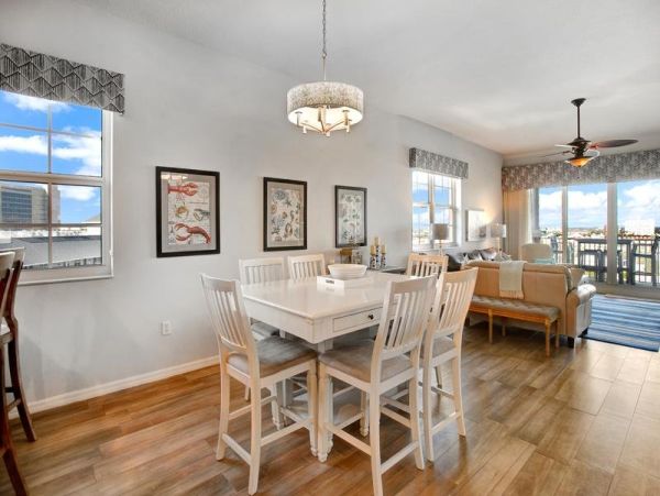 Clearwater Walk to Beach Three Bedroom Penthouse Stunning Water View