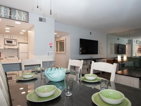 Clearwater Beach Charming Two Bedroom Condo