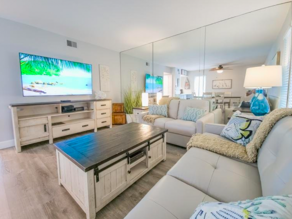 Clearwater Beach Charming Two Bedroom Condo