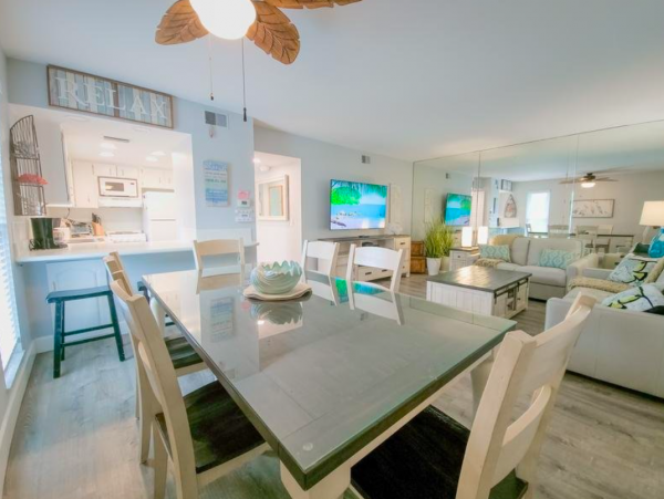 Clearwater Beach Charming Two Bedroom Condo