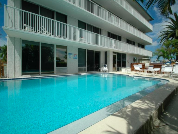 Waterfront Studio condo in Clearwater