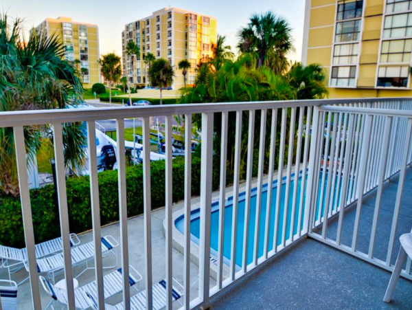 Waterfront Studio condo in Clearwater
