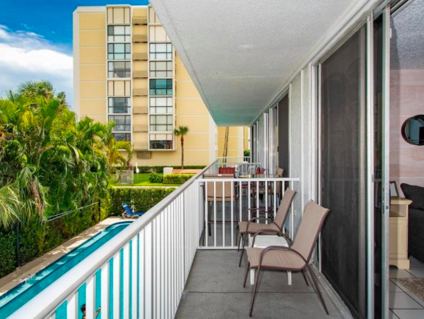 Waterfront Studio condo in Clearwater