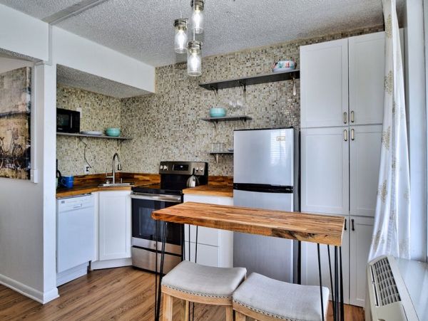 Clearwater Beach Studio Sleeps Four Guests with Bay Views