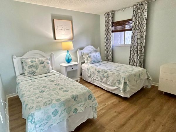 Clearwater Bayside Vacation Condo Sleeps Six Walk Beach