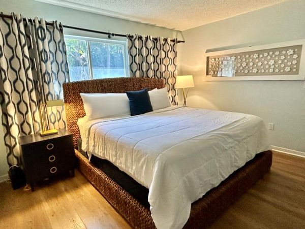 Clearwater Bayside Vacation Condo Sleeps Six Walk Beach