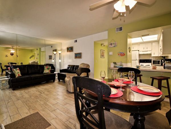 Value Priced Great Location 2 Bedroom Condo in Clearwater