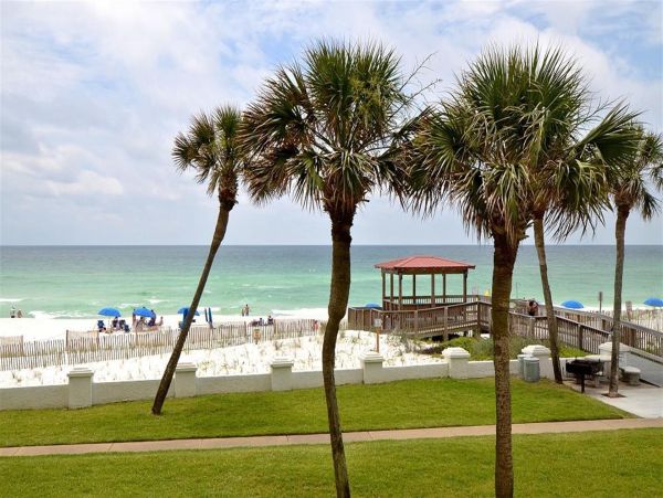 Beautifully Updated Two-Bedroom Vacation Condo in Fort Walton Beach