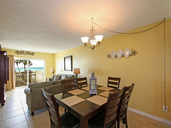 Beautifully Updated Two-Bedroom Vacation Condo in Fort Walton Beach