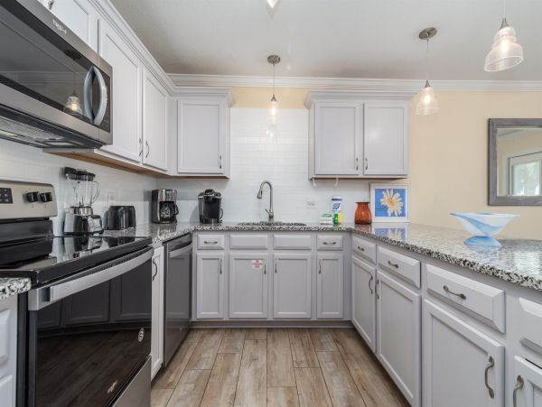 Beautiful 2BD Condo Across the Street from the Beach