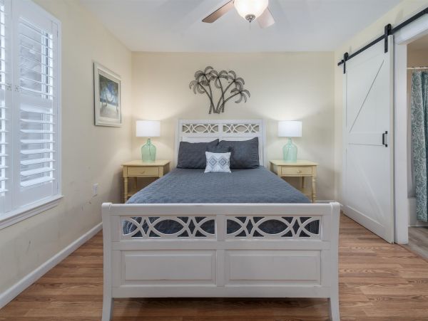 Beautiful 2BD Condo Across the Street from the Beach