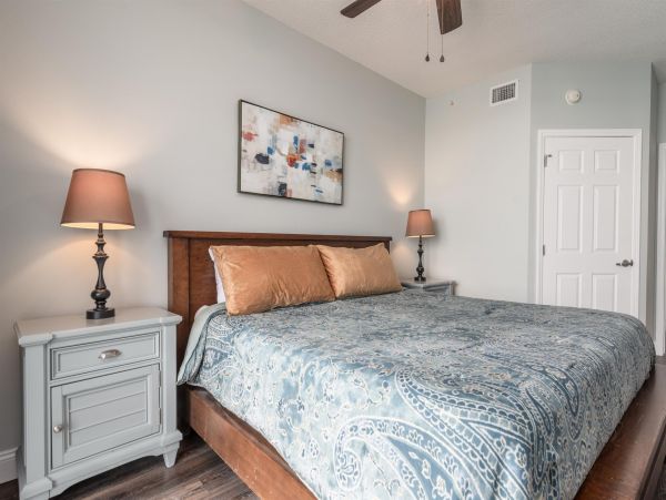 GULF FRONT NAVARRE BEACH CONDO SLEEPS 8