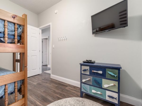 GULF FRONT NAVARRE BEACH CONDO SLEEPS 8