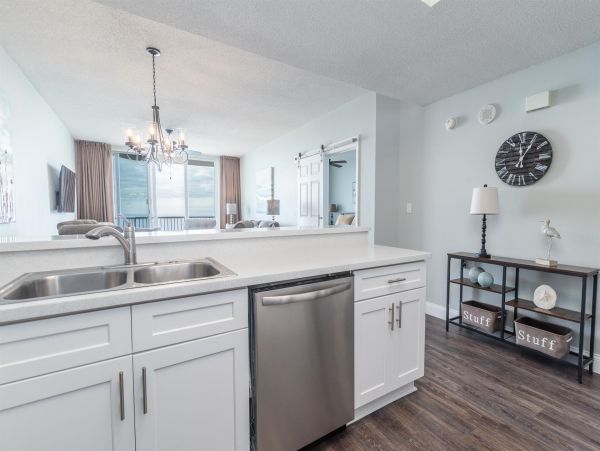 GULF FRONT NAVARRE BEACH CONDO SLEEPS 8