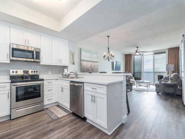 GULF FRONT NAVARRE BEACH CONDO SLEEPS 8