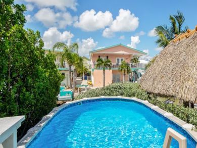Spacious 3 Bedroom Home with Private Pool & Dock