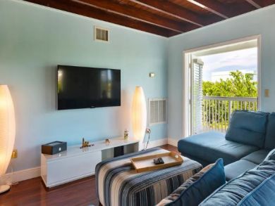 Spacious 3 Bedroom Home with Private Pool & Dock
