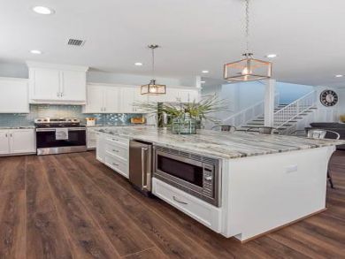 Walk to Beach 7 Bedroom Vacation Rental Home in Destin