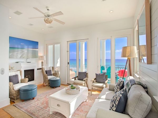 Luxury Oceanfront Vacation Home in Marimar Beach