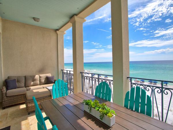 Luxury Oceanfront Vacation Home in Marimar Beach