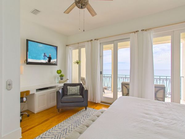 Luxury Oceanfront Vacation Home in Marimar Beach