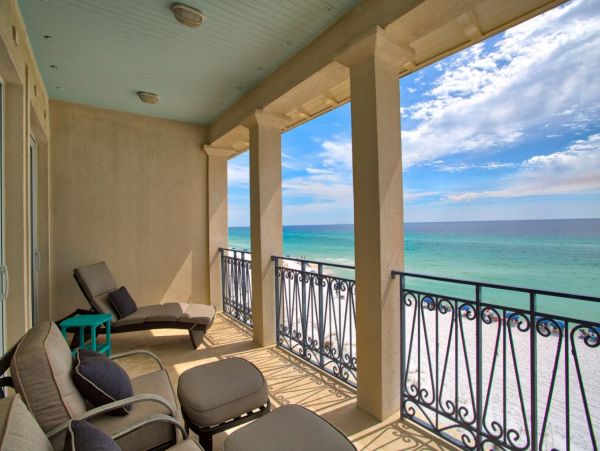 Luxury Oceanfront Vacation Home in Marimar Beach