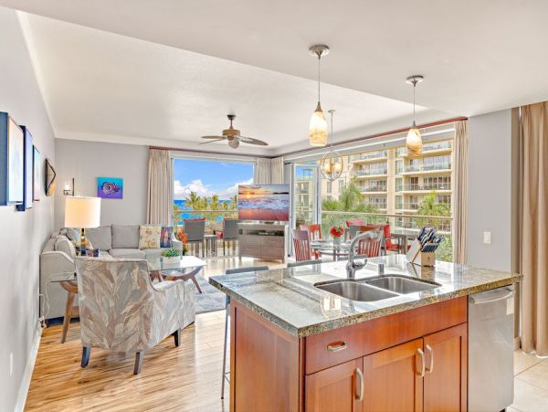 Kaanapali 2 Bedroom Oceanfront Luxury Condo