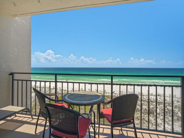 Amazing views beach condo
