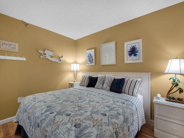 Beach front full ocean view Fort Walton 2/2 Condo