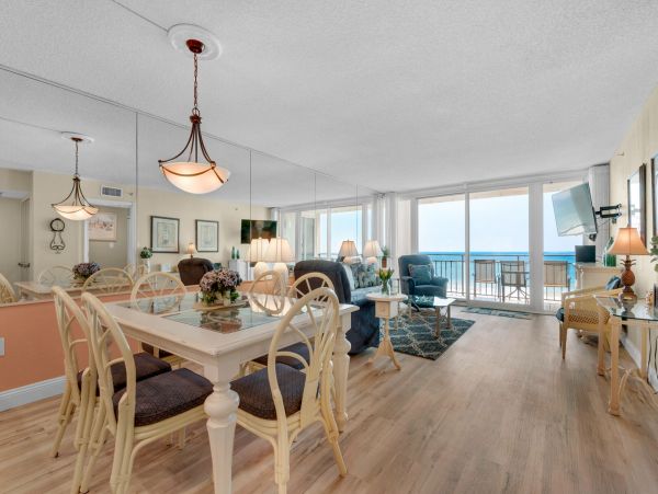 Beach front full ocean view Fort Walton 2/2 Condo
