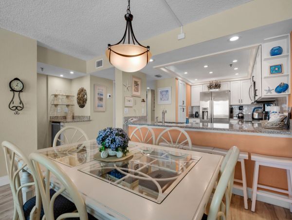 Beach front full ocean view Fort Walton 2/2 Condo