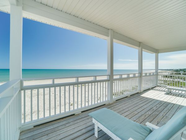 Gulf Front Vacation Rental with 6 Bedrooms in Indian Pass