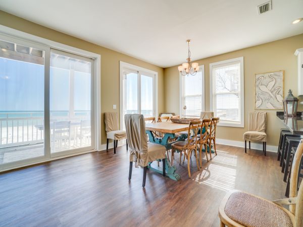 Gulf Front Vacation Rental with 6 Bedrooms in Indian Pass