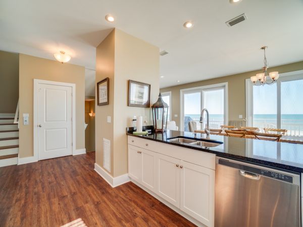 Gulf Front Vacation Rental with 6 Bedrooms in Indian Pass