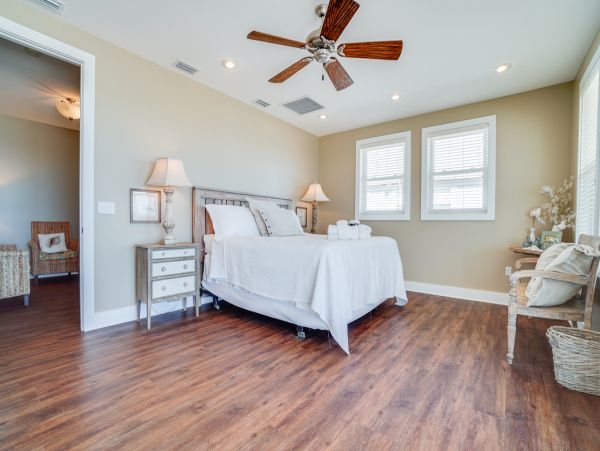 Gulf Front Vacation Rental with 6 Bedrooms in Indian Pass