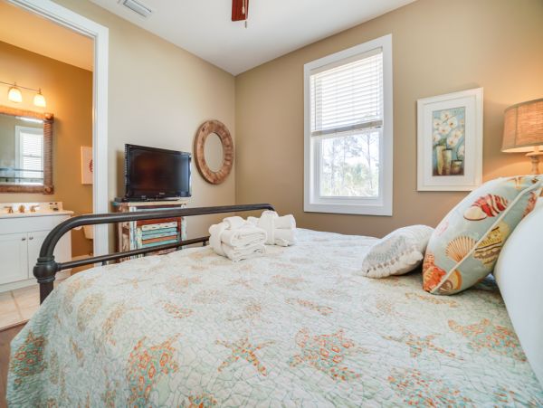 Gulf Front Vacation Rental with 6 Bedrooms in Indian Pass
