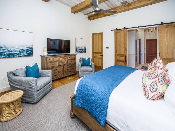 Blue Mountain Modern 6 Bedroom Beachfront Home Amazing Views