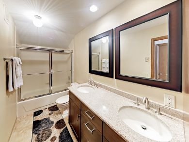 Avon Condo 936052